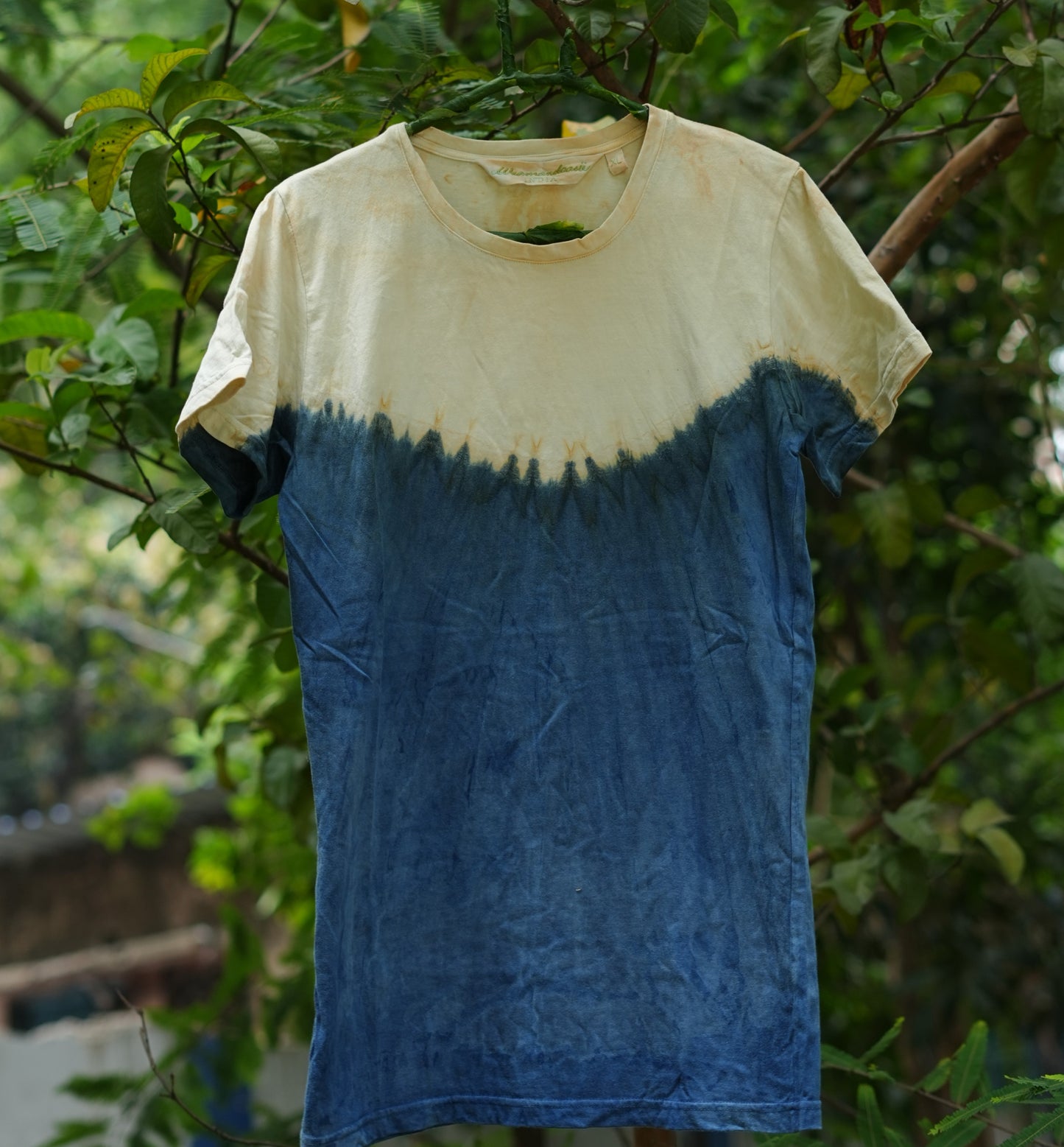 Priyãa | Natural dyed Organic Cotton T-shirt for Women | Apricot & Navy