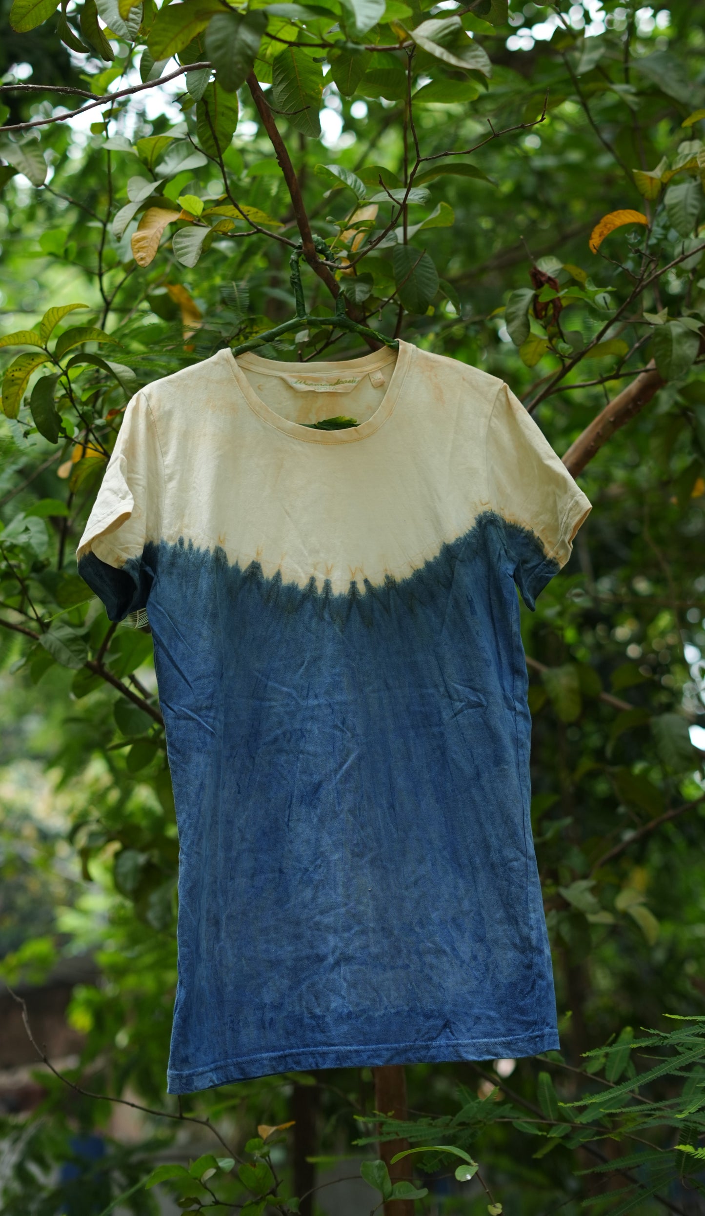 Priyãa | Natural dyed Organic Cotton T-shirt for Women | Apricot & Navy